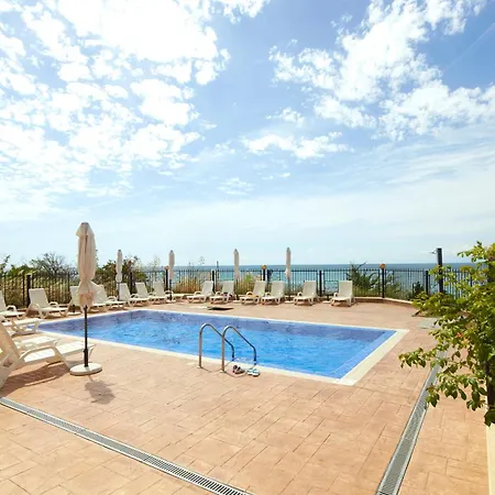 Апартамент Mary Beach - Apt 20A