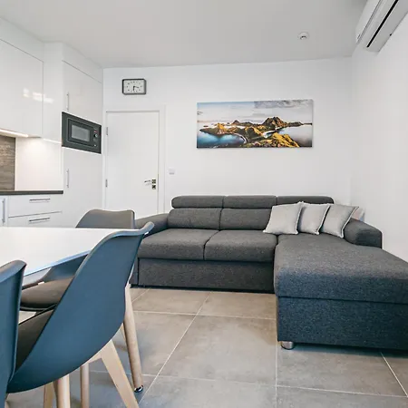 Mary - Polarstar Real Estate