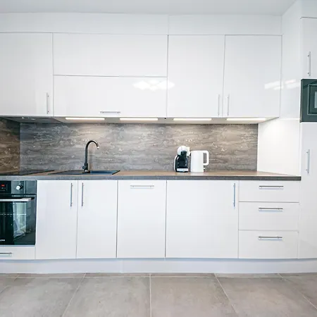 Mary - Polarstar Real Estate Appartement *